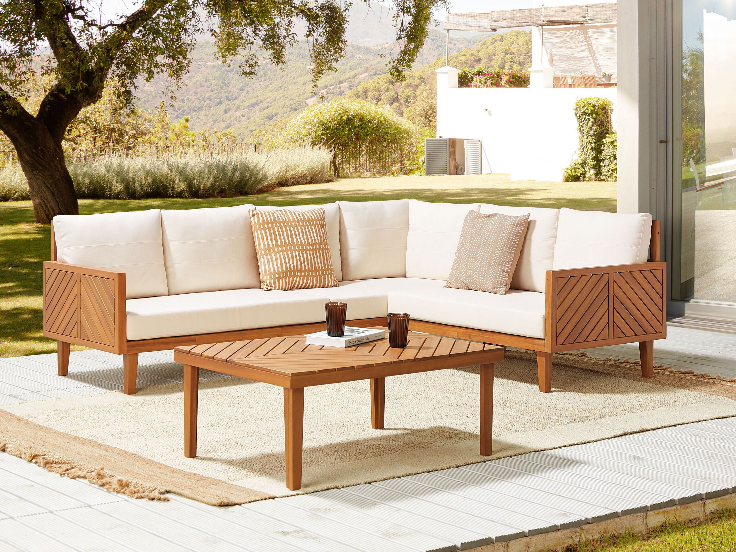 Conjunto de sofás de jardim madeira de acácia almofadas brancas 4 lugares design moderno conjunto de jantar ao ar livre