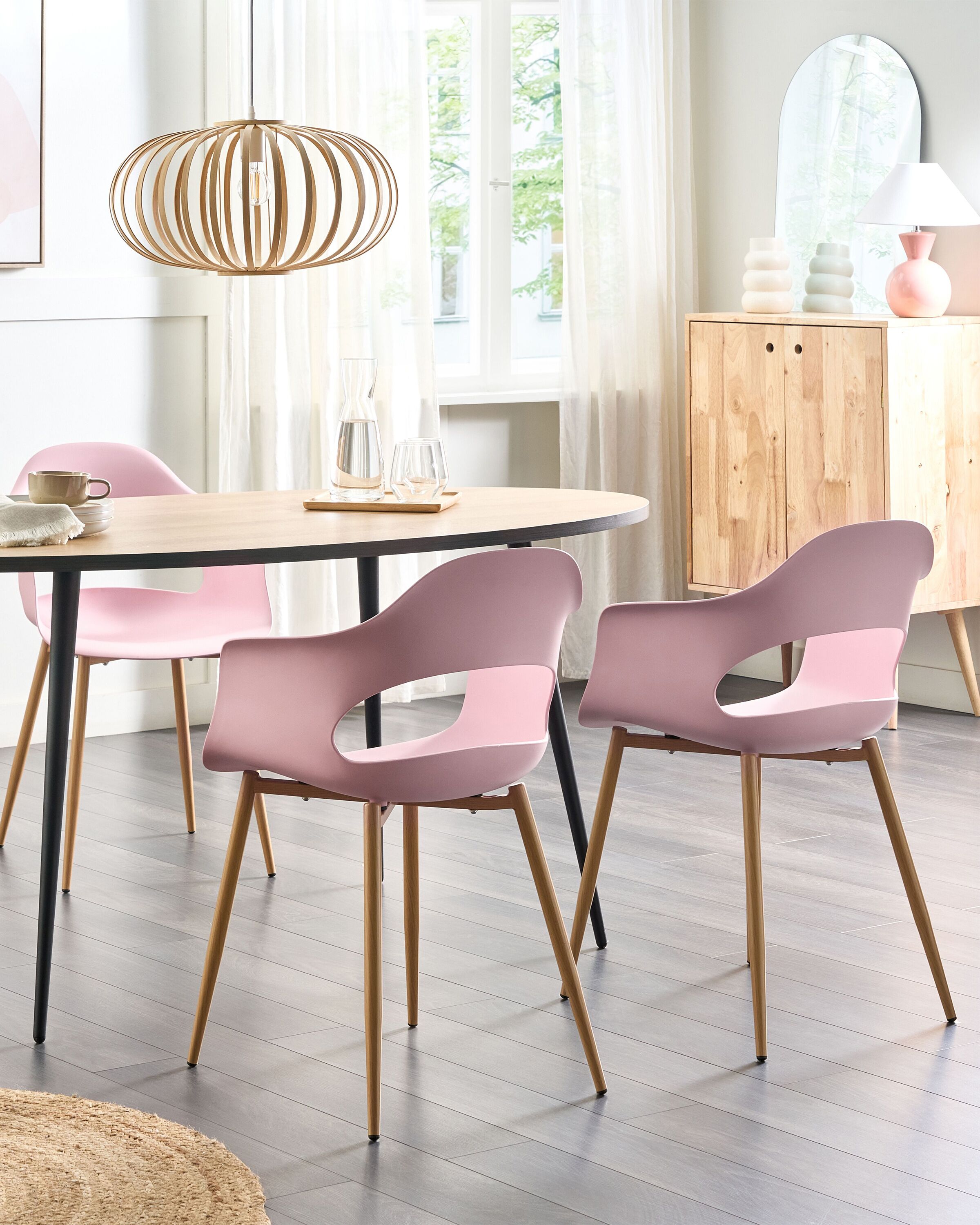 Conjunto de 2 cadeiras em material sintético rosa pés metálicos com efeito de madeira design moderno estilo escandinavo e minimalista