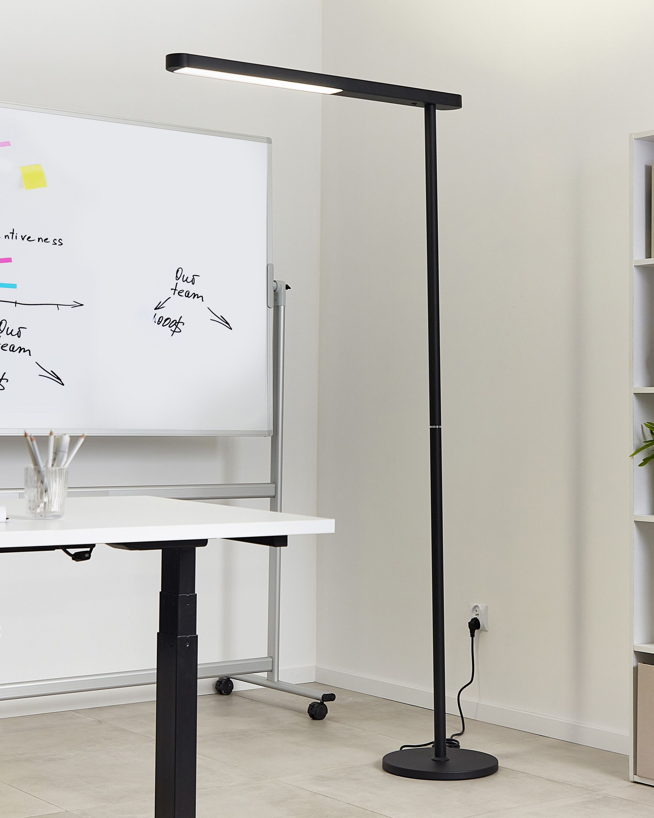 Candeeiro de LED de pé em metal preto 186 cm em de estilo industrial para escritório