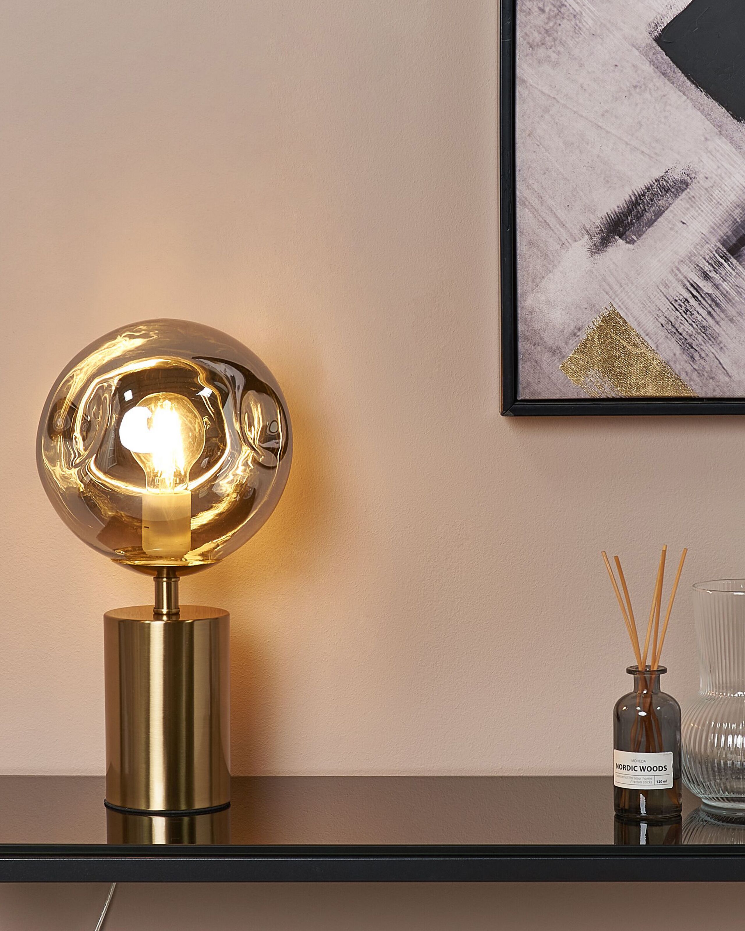 Candeeiro de mesa com abajur de metal em metal e vidro design moderno e glamoroso Iluminação de sala de estar