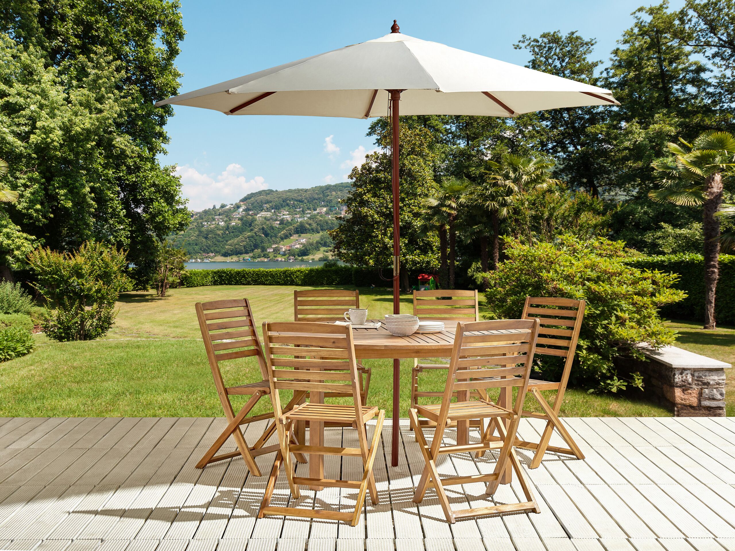 Conjunto de refeições de jardim de 7 peças em madeira de acácia mesa redonda com 6 cadeiras dobráveis de ripas e guarda-sol