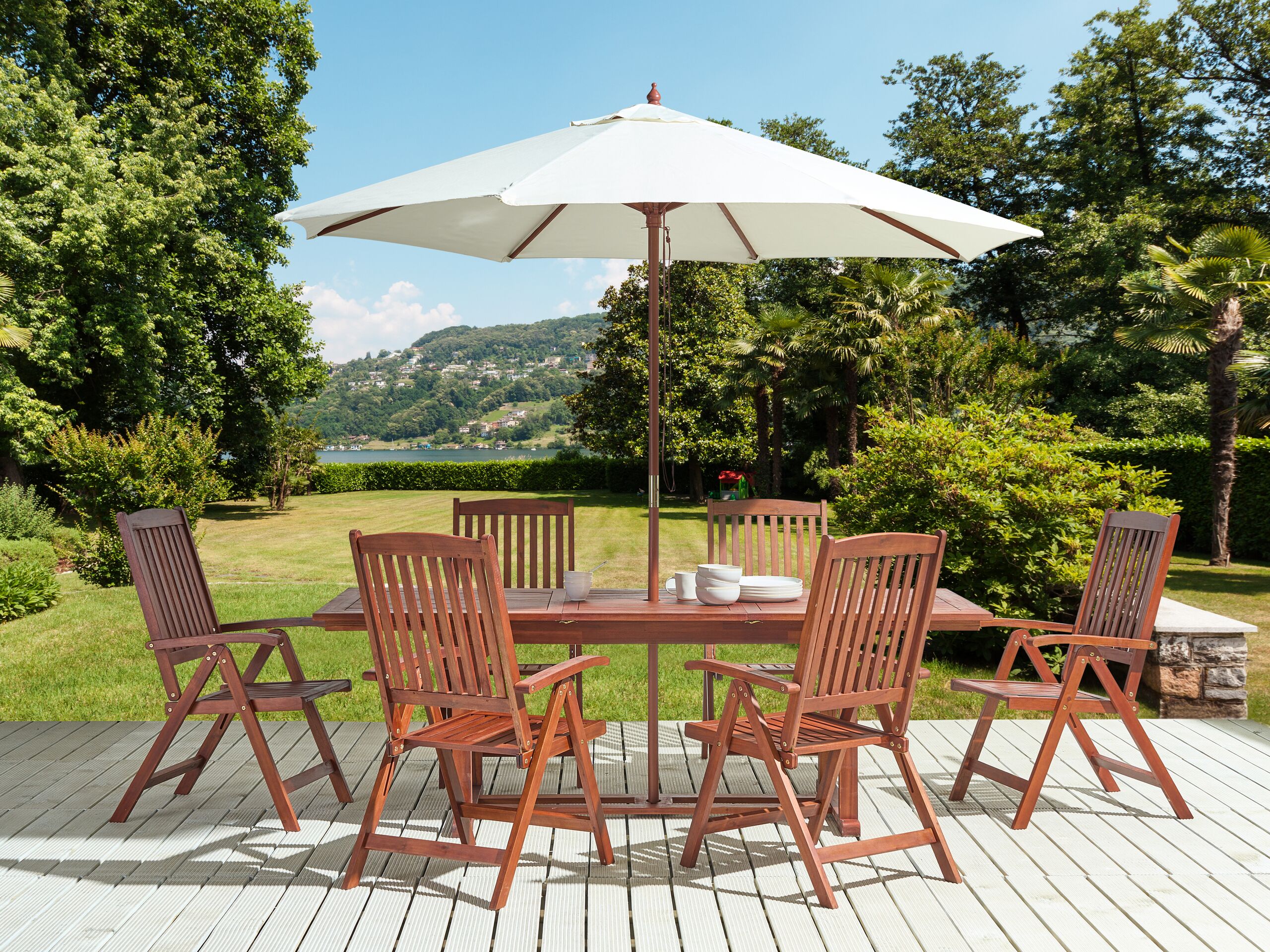 Conjunto de jantar para jardim em madeira clara de acácia com mesa extensível 6 cadeiras ajustáveis e guarda sol estilo rústico