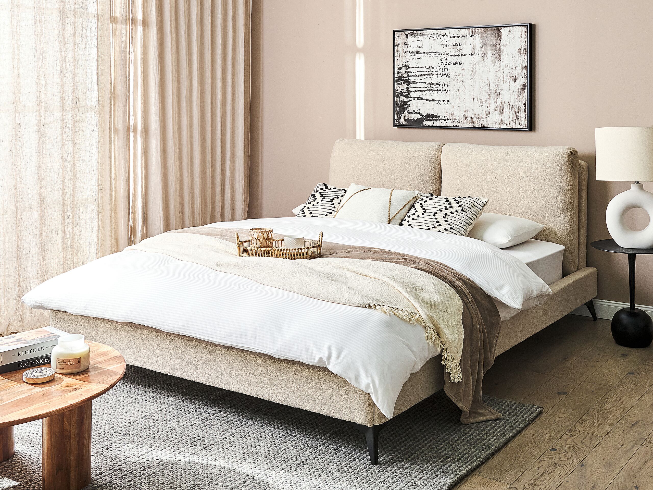 Cama estofada em bouclé creme 160 x 200 cm com base de ripas e cabeceira almofadada para quartos de estilo elegante e moderno