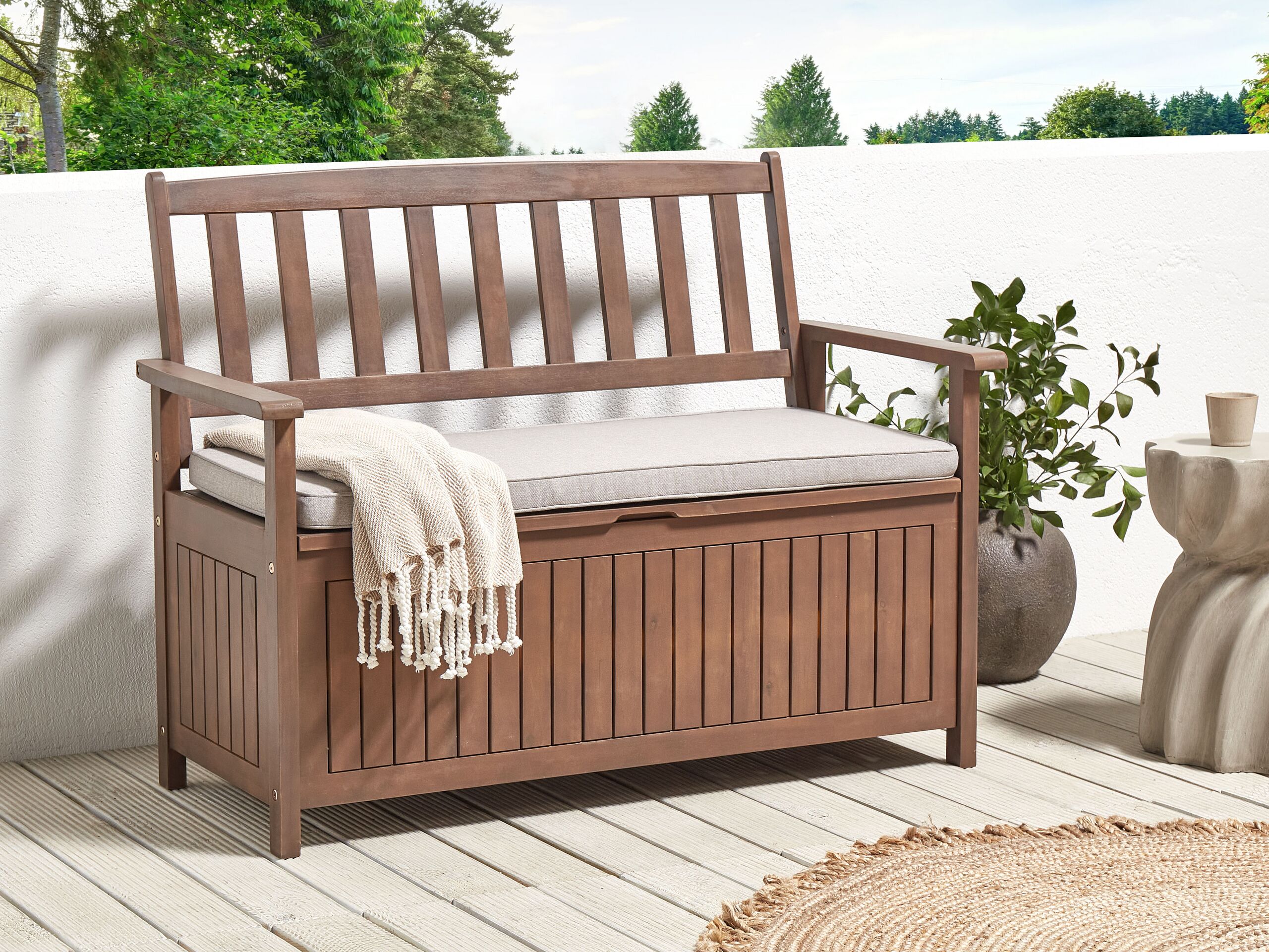 Banco de jardim em madeira maciça escura de acácia 120 cm com espaço de arrumação e almofada de assento cinzenta para exterior