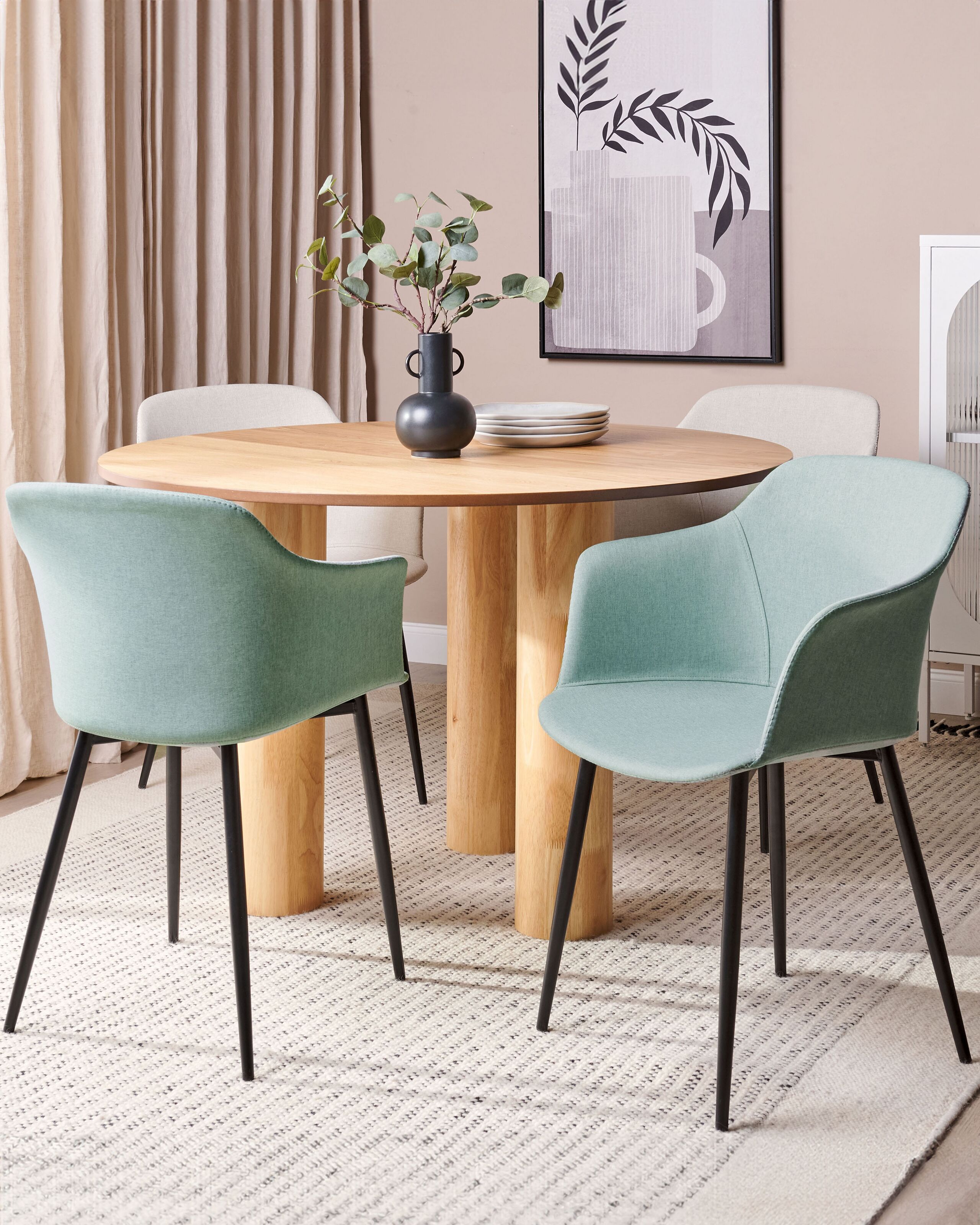 Conjunto de 2 cadeiras de jantar estofadas em tecido verde menta com pernas pretas para sala ou cozinha de estilo retro