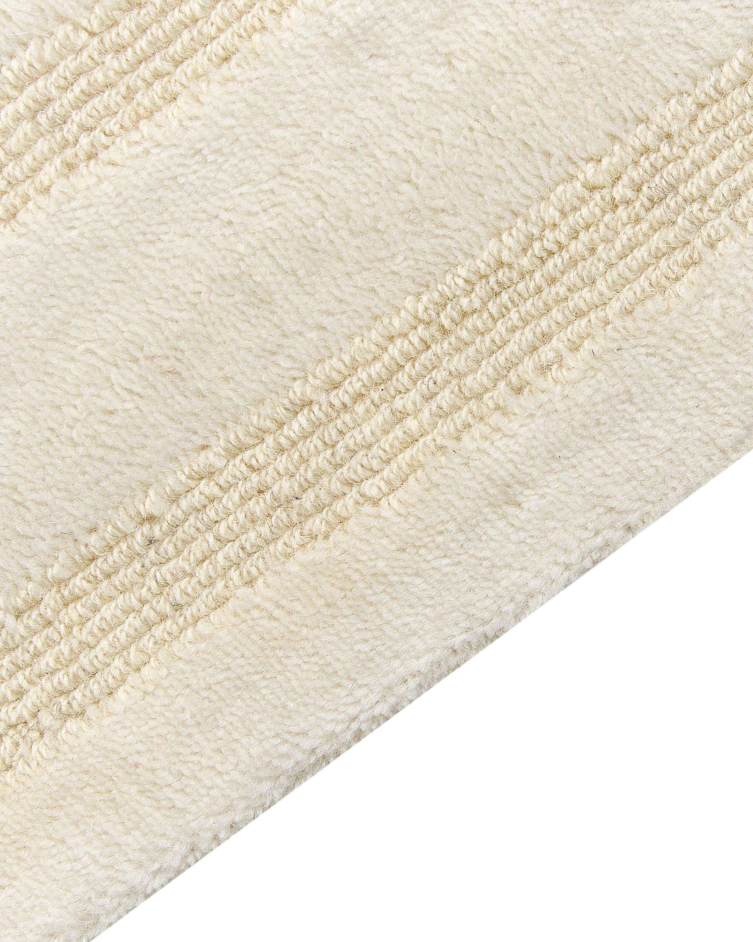 undef_src_sa_picid_883894_x_2560_type_whitesh_image.jpg