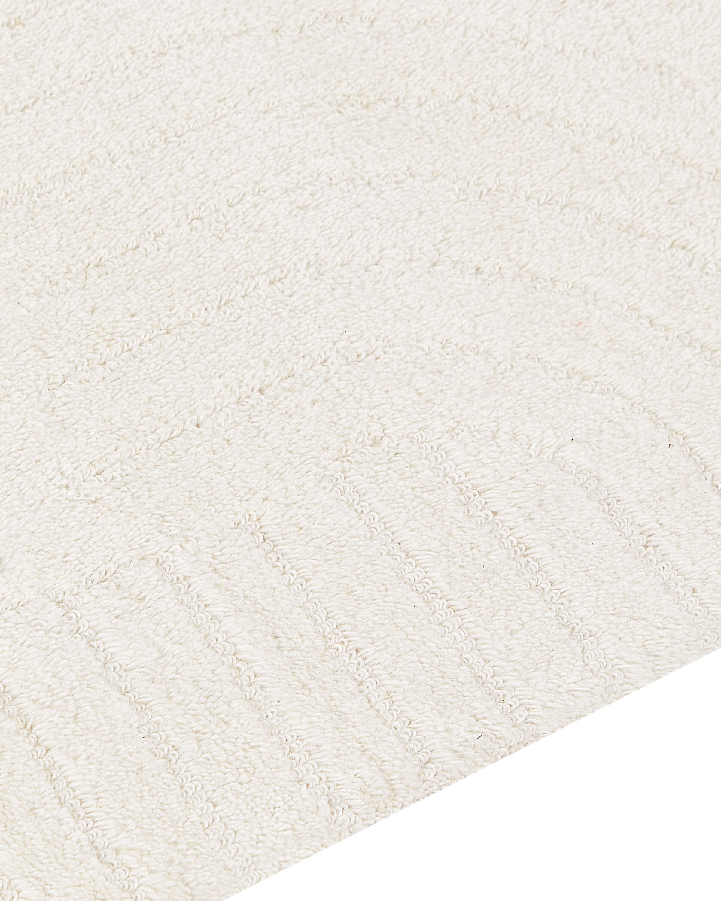 undef_src_sa_picid_901767_x_2560_type_whitesh_image.jpg