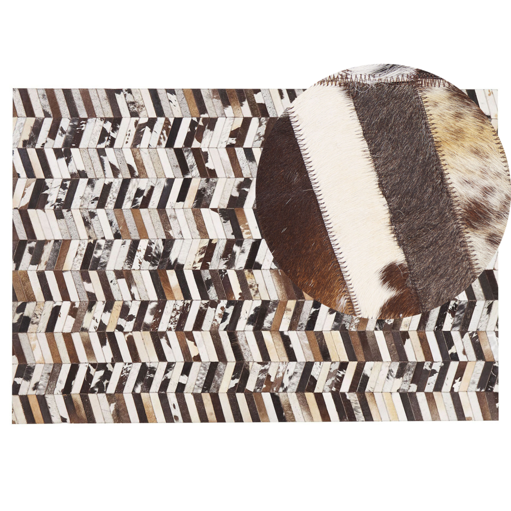 Image of Tappeto tappetino in Pelle di Vacchetta Marrone e Bianca 140 x 200 cm Motivo a Spina di Pesce Patchwork