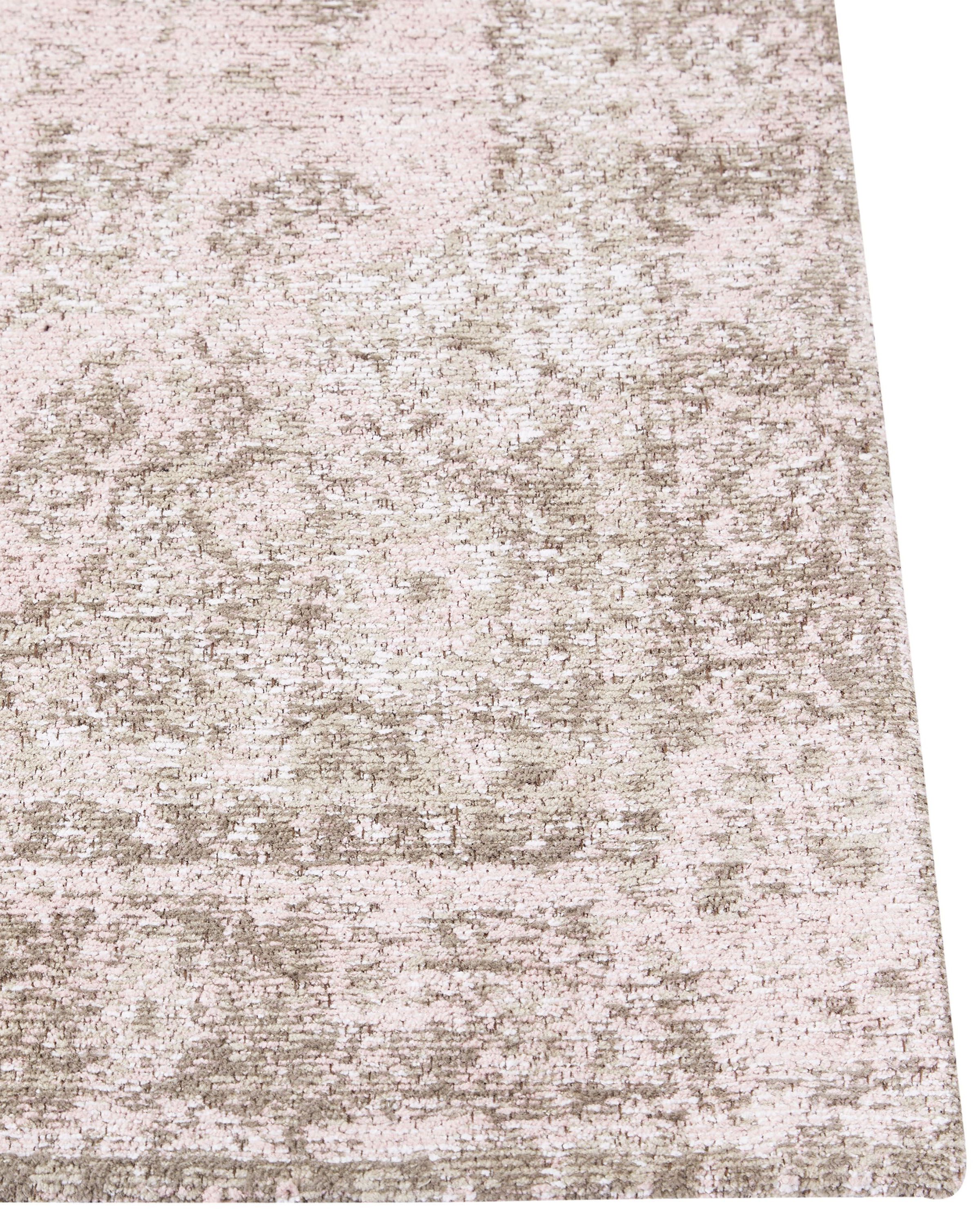 undef_src_sa_picid_852555_x_2560_type_whitesh_image.jpg