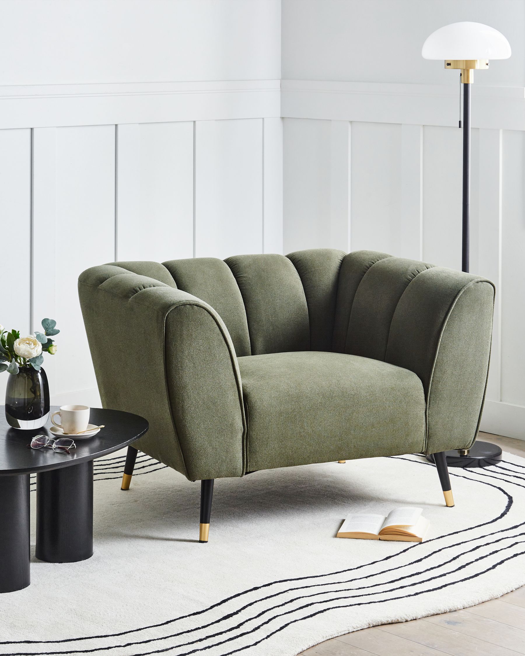 Fauteuil en Tissu Bleu Foncé Assise Large et Profonde Dossier Bas Rembourré Siège Style Cosy Moderne | Leroy Merlin