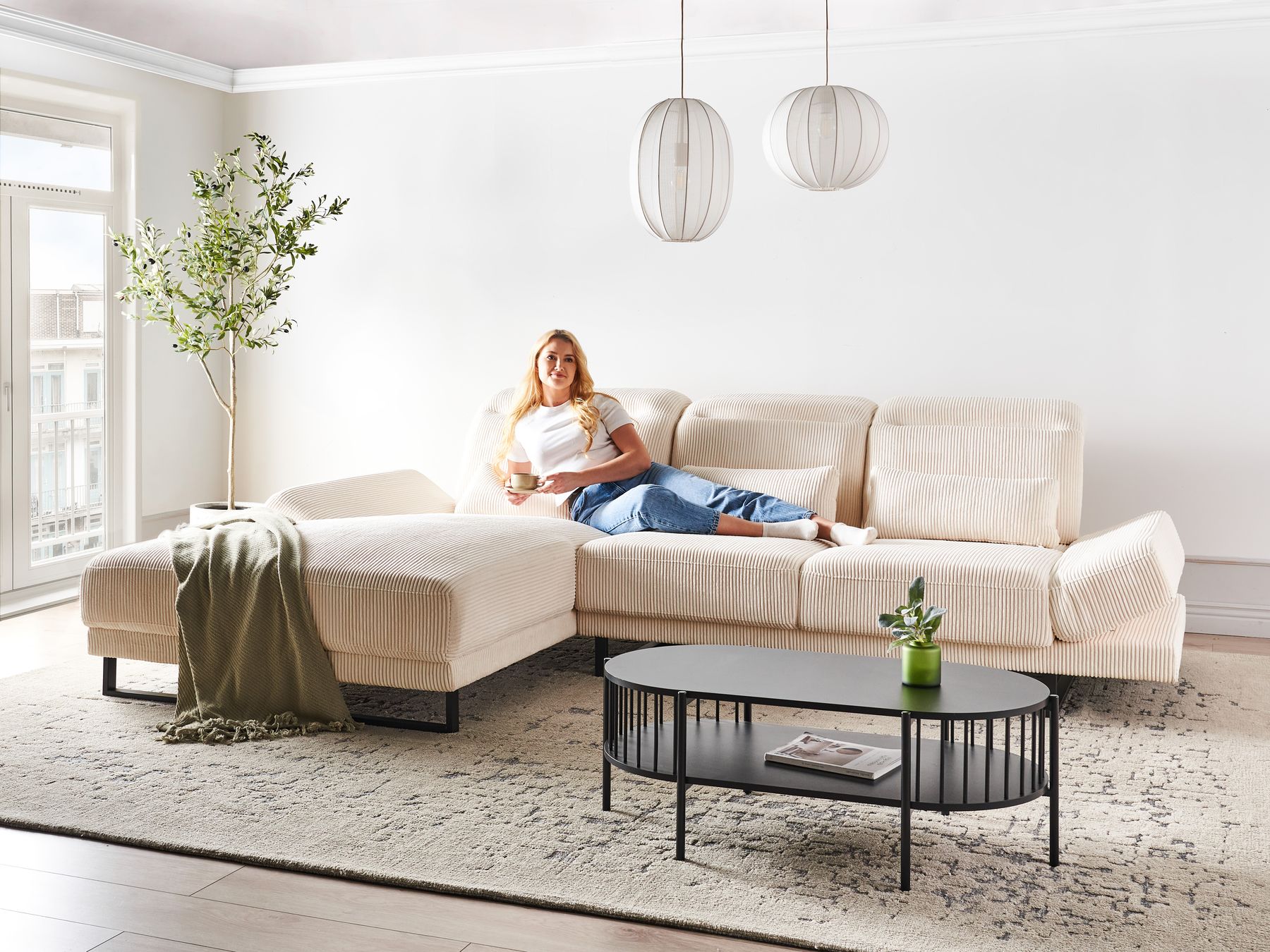 4-Sitzer Ecksofa L-Form Cord beige mit Chaiselongue rechts mit 3 Kissen Ikast