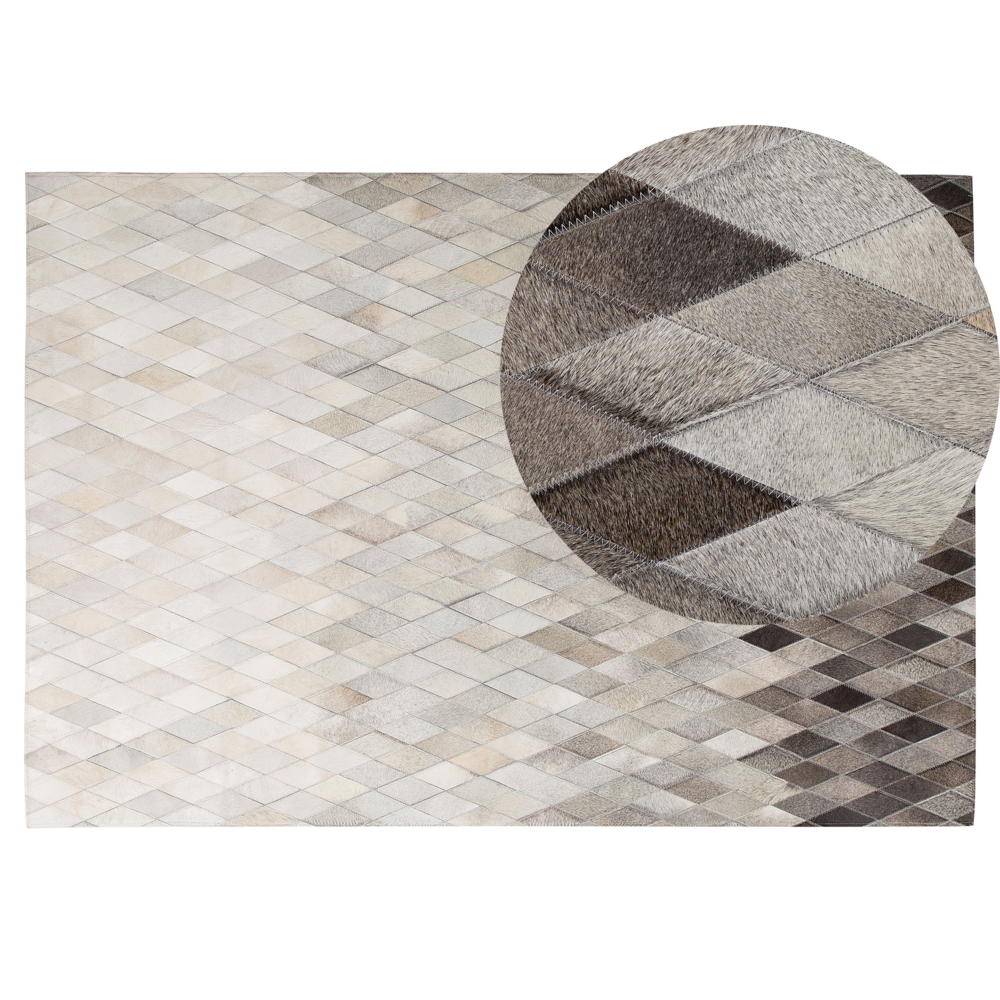 Image of Tappeto Bianco e Pelle Grigia 140 x 200 cm Moderno Patchwork Lavorato a Mano