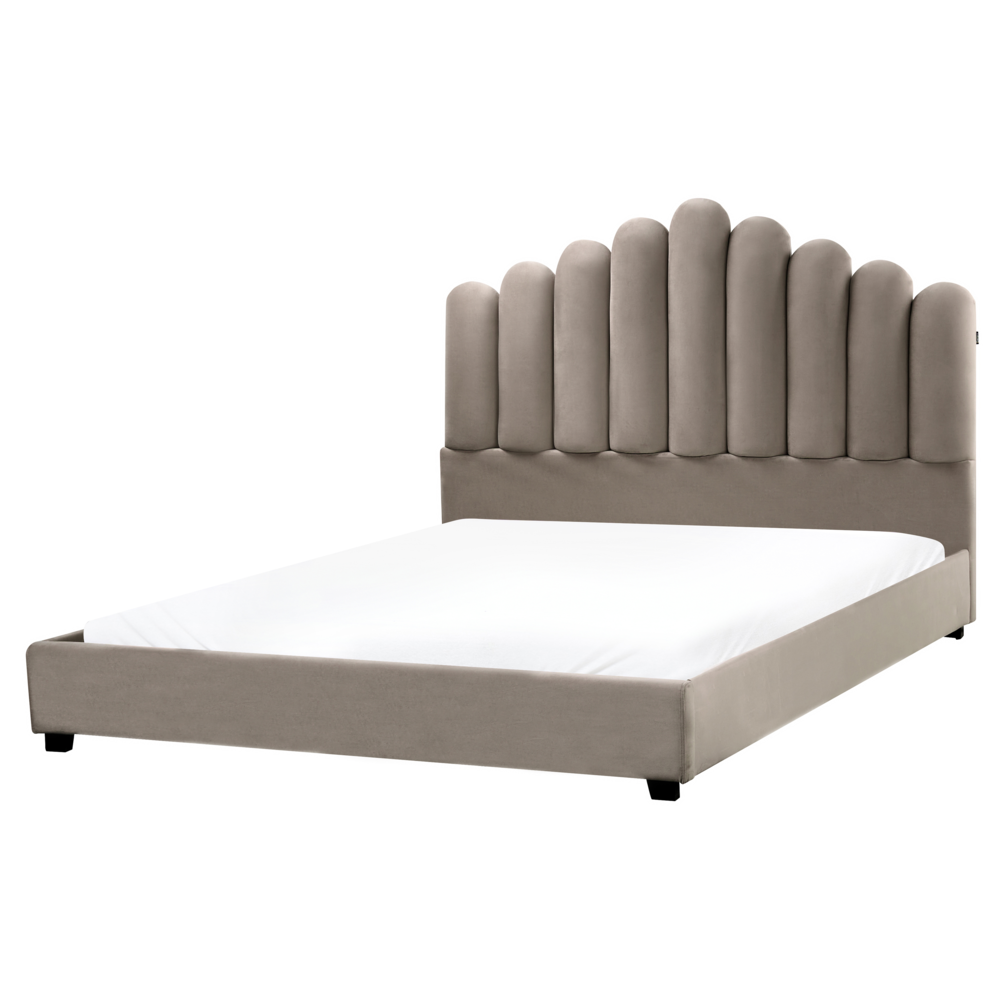 Letto matrimoniale velluto tortora 160 x 200 cm testata alta a conchiglia stile retrò