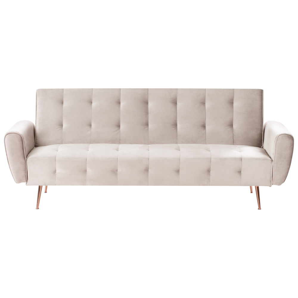 Divano letto beige chiaro in velluto a 3 posti con gambe in metallo a tasche laterali, schienale imbottito e trapuntato.