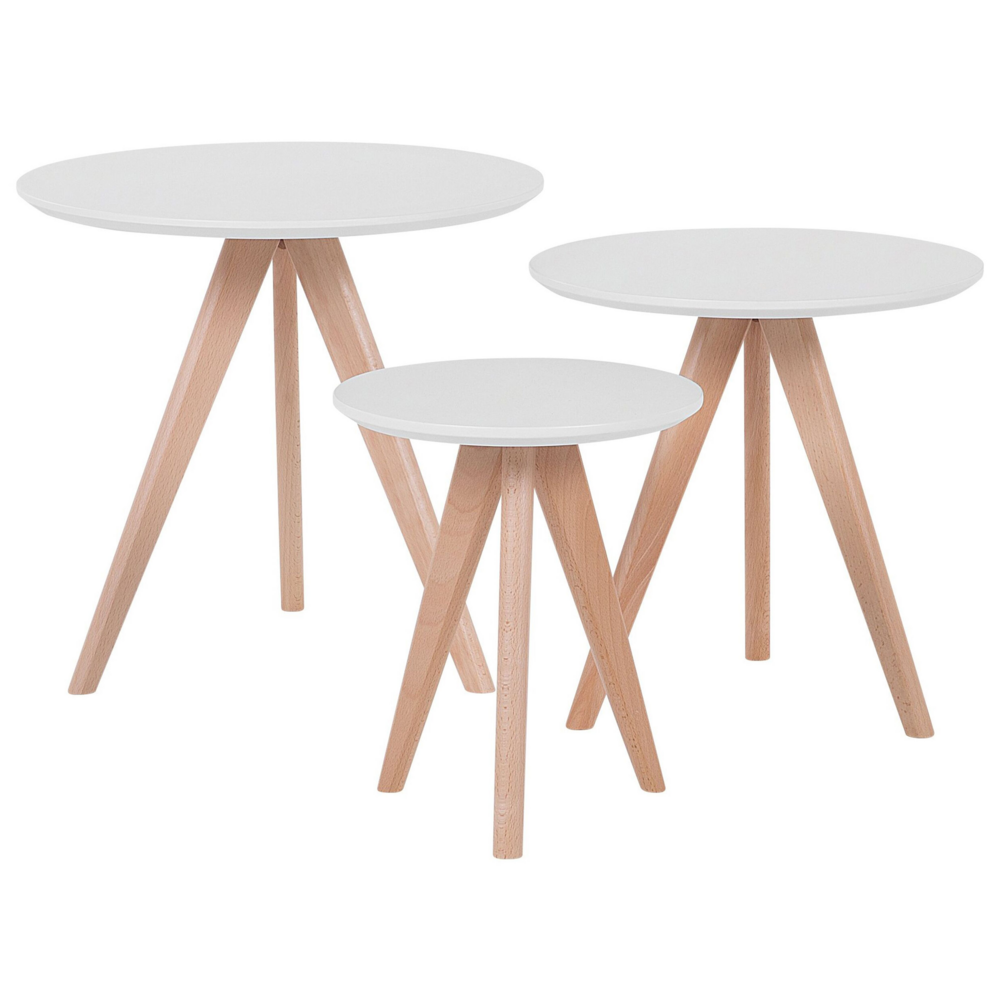 Image of Nido di 3 tavoli con base per treppiede in legno chiaro con piano bianco in stile scandinavo